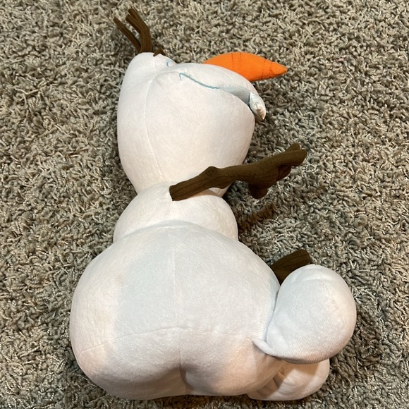 Frozen’s OLAF Plush - Picture 5 of 8